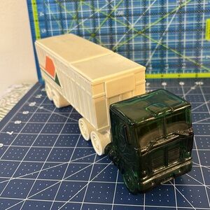 AVON HIGHHWAY KING TRACTOR TRAILER